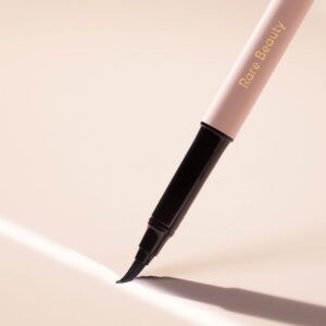 Rare Beauty by Selena Gomez – Perfect Strokes Matte Liquid Liner